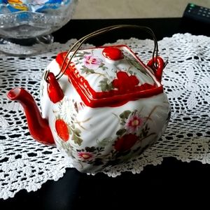 Asian Teapot early 20th Century